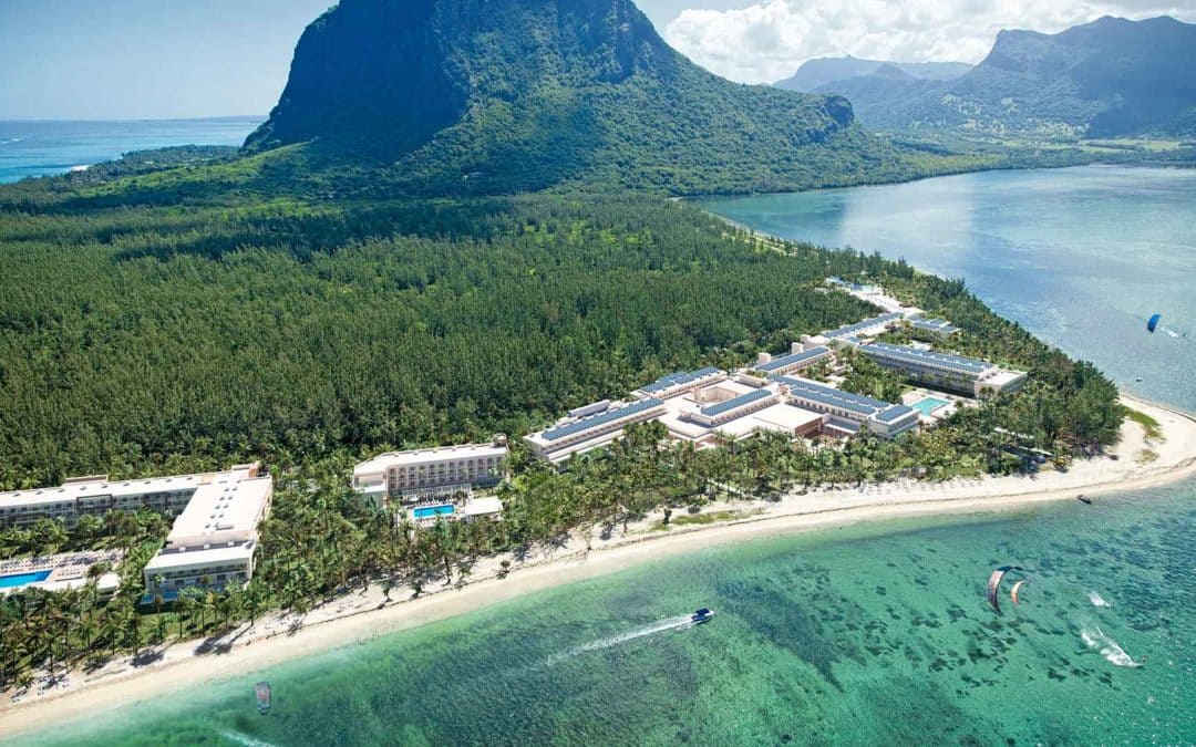 2026 Mauritius 1 milyon USD Altın Vize — şafakta sessiz Mauritius kıyısı